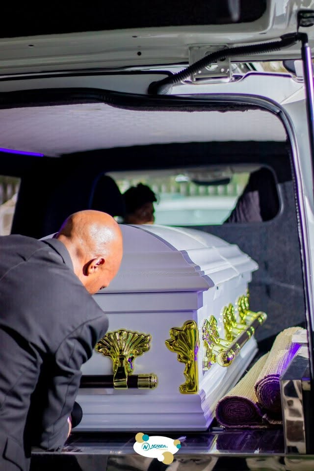Ncanda-Funerals-Fleet-Hearse-Alt2